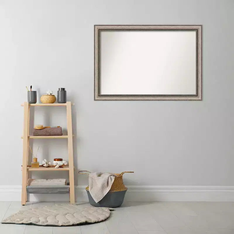 Miroir mural de salle de bain orné, non biseauté, 40" x 28", argent -: Cadre en polystyrène, montage mural