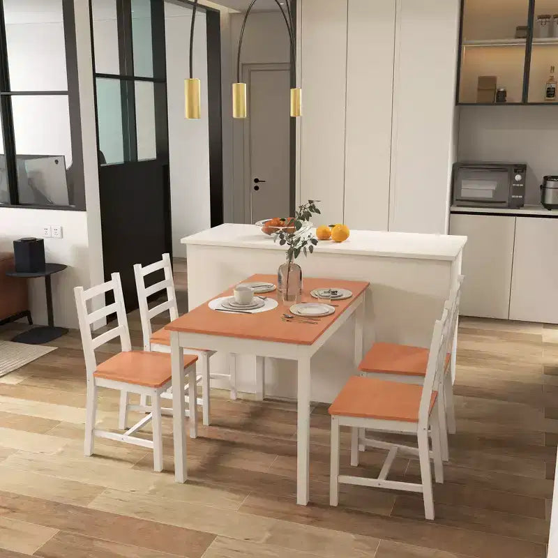 Un ensemble de quatre chaises, un ensemble de meubles de cuisine moderne en quatre pièces, adapté aux petits espaces et aux salles à manger.