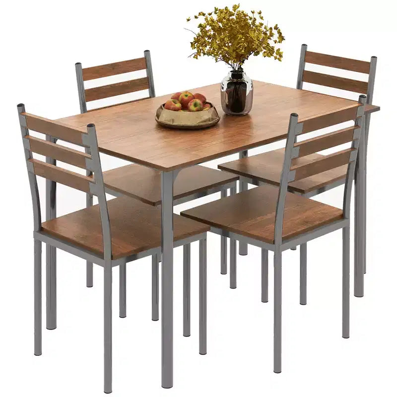 Un ensemble de quatre chaises, un ensemble de meubles de cuisine moderne en quatre pièces, adapté aux petits espaces et aux salles à manger.