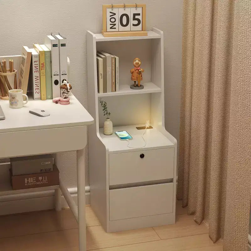 Table de chevet intelligente de 15 pouces avec station de recharge, veilleuse à commande vocale, étagère intégrée, compartiment de rangement, blanche