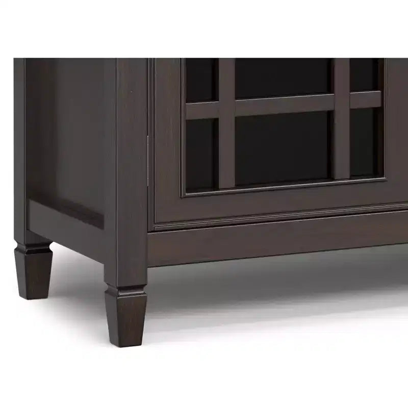Meuble TV haut traditionnel en bois massif de 134,6 cm de large Hampshire, marron châtaigne foncé, pour téléviseurs jusqu'à 60 pouces